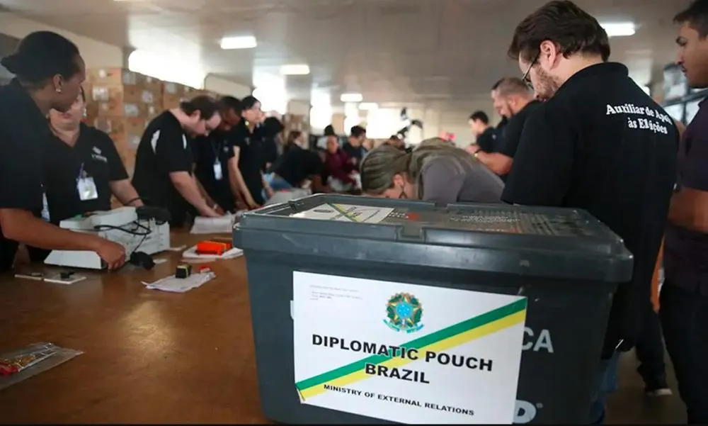 Quase 1 milhão de brasileiros no exterior poderão votar nas eleições