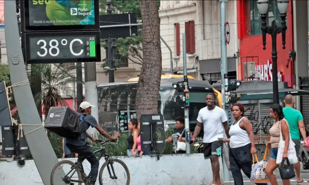 Inmet faz alerta para onda de calor em oito estados do país
