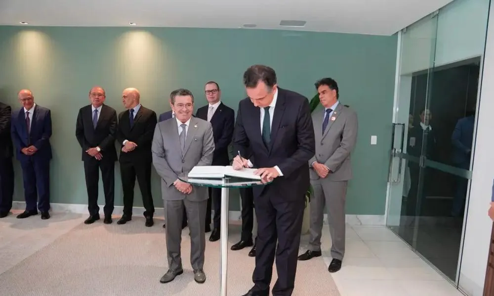 Rodrigo Pacheco toma posse como ministro do TCU