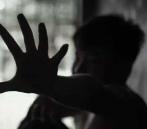 Cerca de 33 homens e meninos vítimas de violência sexual foram atendidos em Teresina em 2026