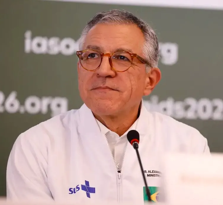 PF desmente Veja; Padilha aciona Justiça sobre fake news contra Lula