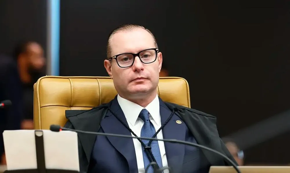 Zanin manda ampliar horário de votação até as 19h em todo o país