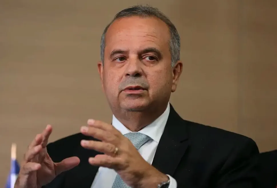 Coordenador de campanha se diz surpreso com fuga de Flávio