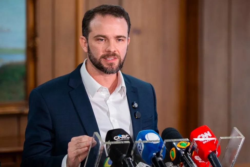 Previsão de superávit no Orçamento de 2027 está mantida, diz Durigan